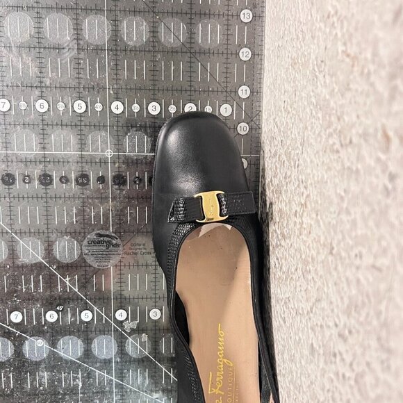 Salvatore Ferragamo Women Size 10 AAAA Black Leather Bow Block Low Heel Shoes - Picture 12 of 13